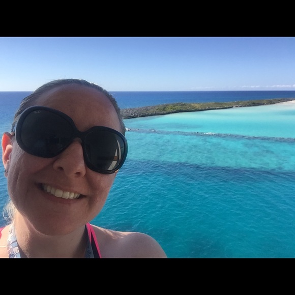 Meet your Posher, Angela - Picture 1 of 1